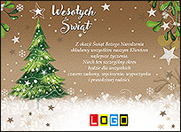 Choinka z lampkami pod białym napisem
